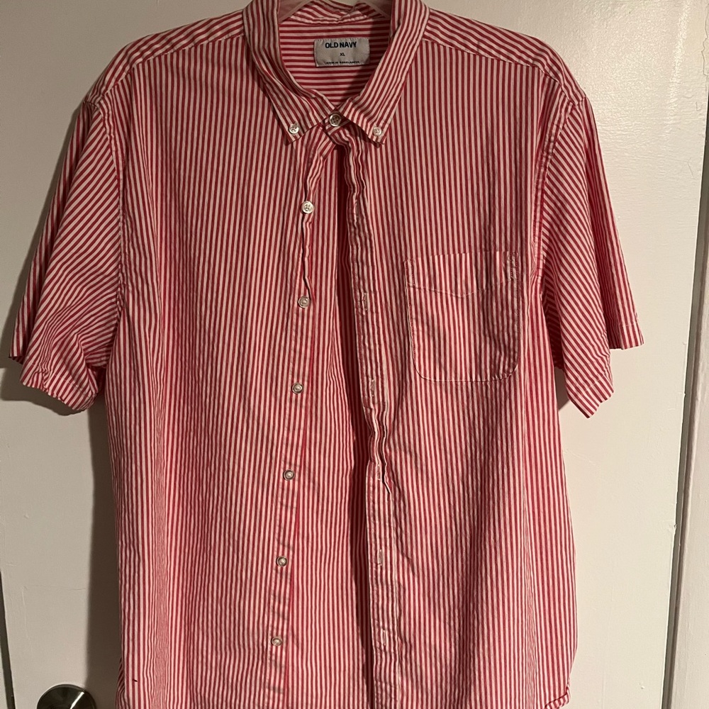 Men’s Old navy button down shirt. Size Xl.